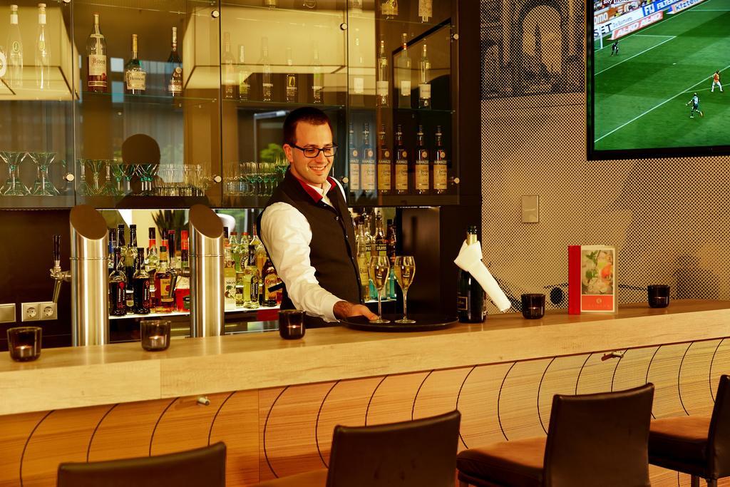 H4 Messe Hotel 4*